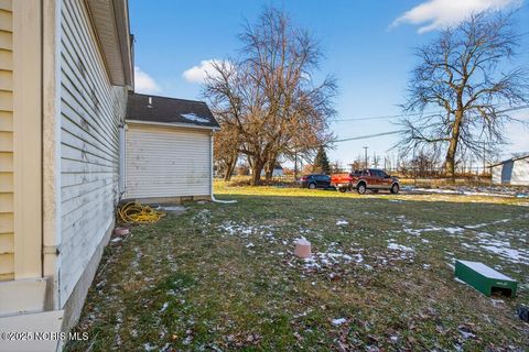 Tiny photo for 3175 Glenwood Avenue, Toledo, OH 43610 (MLS # 10002671)