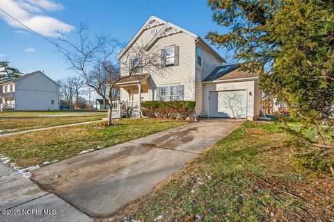 Tiny photo for 3175 Glenwood Avenue, Toledo, OH 43610 (MLS # 10002671)