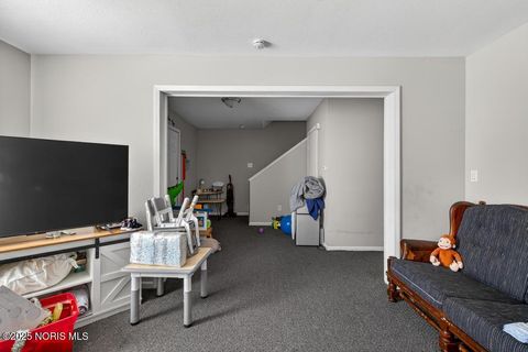 Tiny photo for 3175 Glenwood Avenue, Toledo, OH 43610 (MLS # 10002671)