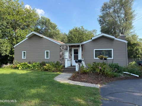 Photo of 6409 Brint Road, Sylvania, OH 43560 (MLS # 10013169)