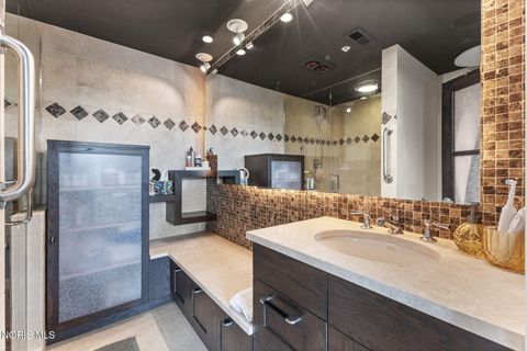 Tiny photo for 110 Ottawa Street #2e, Toledo, OH 43604 (MLS # 10011061)