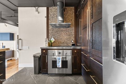 Tiny photo for 110 Ottawa Street #2e, Toledo, OH 43604 (MLS # 10011061)