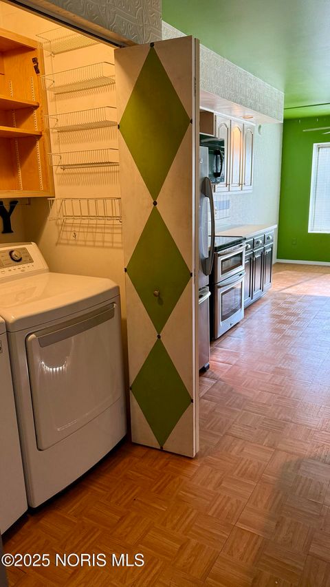 Tiny photo for 3407 Oak Alley Court #Unit 203, Toledo, OH 43606 (MLS # 10000293)