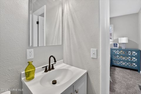 Tiny photo for 250 Bonaparte Drive, Toledo, OH 43615 (MLS # 10003076)