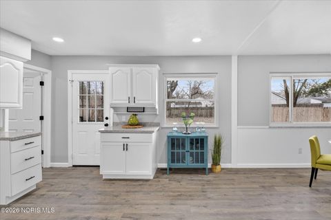 Tiny photo for 250 Bonaparte Drive, Toledo, OH 43615 (MLS # 10003076)