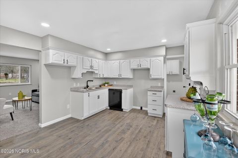 Tiny photo for 250 Bonaparte Drive, Toledo, OH 43615 (MLS # 10003076)