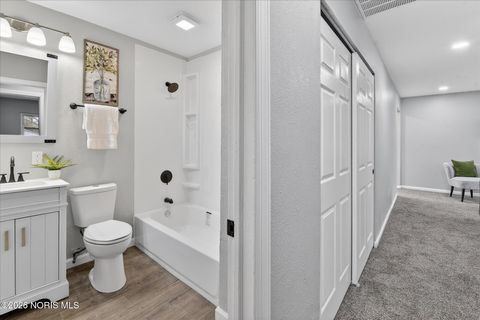 Tiny photo for 250 Bonaparte Drive, Toledo, OH 43615 (MLS # 10003076)