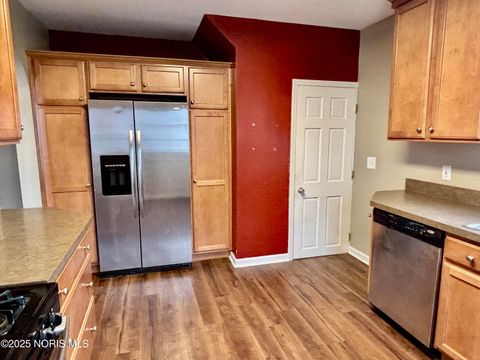 Tiny photo for 5149 Bayshore Road, Oregon, OH 43616 (MLS # 10002526)