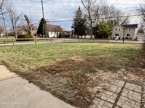 Tiny photo for 5149 Bayshore Road, Oregon, OH 43616 (MLS # 10002526)