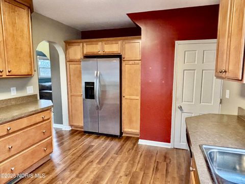 Tiny photo for 5149 Bayshore Road, Oregon, OH 43616 (MLS # 10002526)