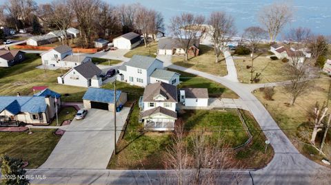 Tiny photo for 5149 Bayshore Road, Oregon, OH 43616 (MLS # 10002526)