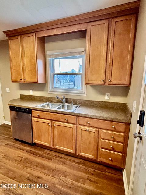 Tiny photo for 5149 Bayshore Road, Oregon, OH 43616 (MLS # 10002526)