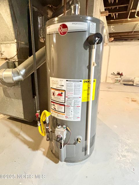 Tiny photo for 5149 Bayshore Road, Oregon, OH 43616 (MLS # 10002526)