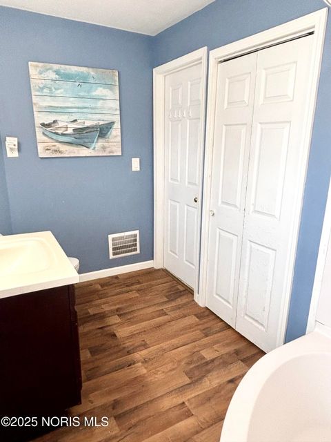 Tiny photo for 5149 Bayshore Road, Oregon, OH 43616 (MLS # 10002526)