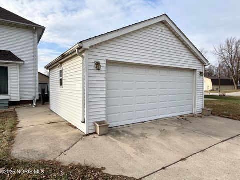 Tiny photo for 5149 Bayshore Road, Oregon, OH 43616 (MLS # 10002526)