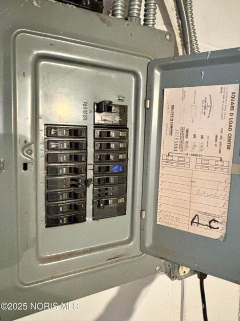 Tiny photo for 5149 Bayshore Road, Oregon, OH 43616 (MLS # 10002526)