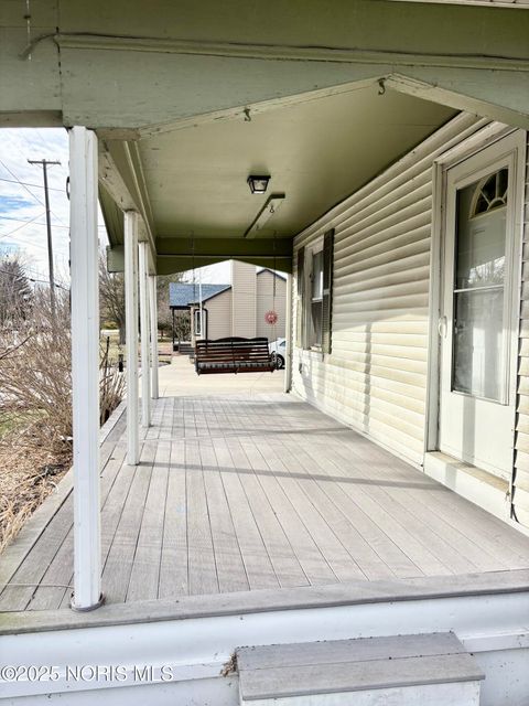 Tiny photo for 5149 Bayshore Road, Oregon, OH 43616 (MLS # 10002526)