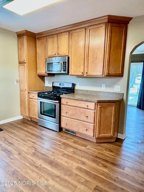 Tiny photo for 5149 Bayshore Road, Oregon, OH 43616 (MLS # 10002526)