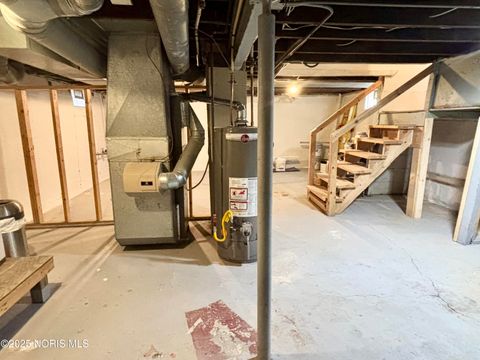 Tiny photo for 5149 Bayshore Road, Oregon, OH 43616 (MLS # 10002526)