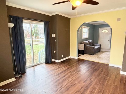 Tiny photo for 5149 Bayshore Road, Oregon, OH 43616 (MLS # 10002526)