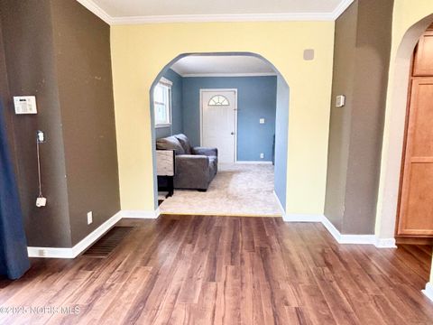 Tiny photo for 5149 Bayshore Road, Oregon, OH 43616 (MLS # 10002526)