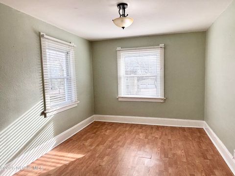 Tiny photo for 5149 Bayshore Road, Oregon, OH 43616 (MLS # 10002526)