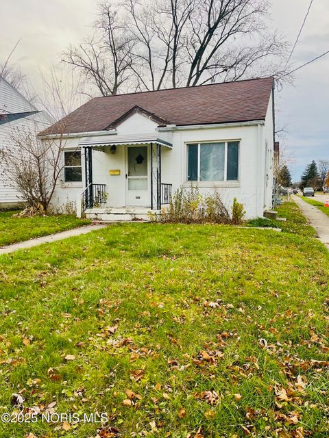Tiny photo for 4703 Vermaas Avenue, Toledo, OH 43612 (MLS # 10001868)