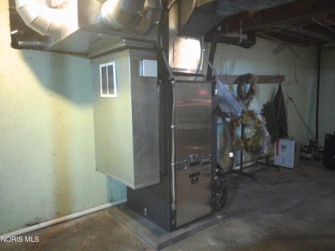 Tiny photo for 16652 Road 7, Antwerp, OH 45813 (MLS # 10012303)