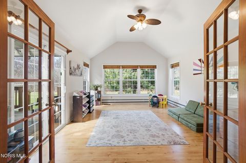 Tiny photo for 817 Wind Breeze Drive, Toledo, OH 43615 (MLS # 10008231)