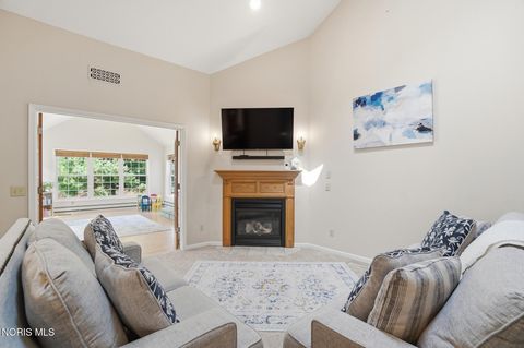 Tiny photo for 817 Wind Breeze Drive, Toledo, OH 43615 (MLS # 10008231)