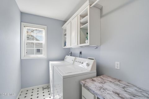 Tiny photo for 817 Wind Breeze Drive, Toledo, OH 43615 (MLS # 10008231)