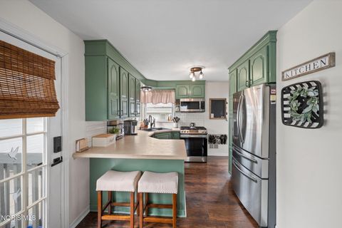 Tiny photo for 903 Lochhaven Boulevard, Maumee, OH 43537 (MLS # 10006065)