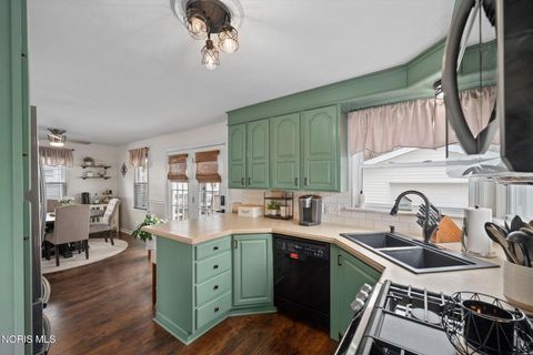Tiny photo for 903 Lochhaven Boulevard, Maumee, OH 43537 (MLS # 10006065)