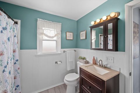 Tiny photo for 903 Lochhaven Boulevard, Maumee, OH 43537 (MLS # 10006065)