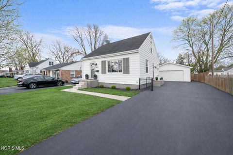 Tiny photo for 903 Lochhaven Boulevard, Maumee, OH 43537 (MLS # 10006065)