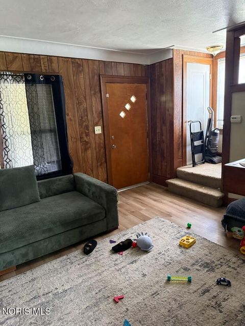 Tiny photo for 1766 Macomber Street, Toledo, OH 43606 (MLS # 10008005)
