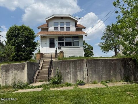 Tiny photo for 1766 Macomber Street, Toledo, OH 43606 (MLS # 10008005)