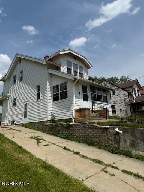Tiny photo for 1766 Macomber Street, Toledo, OH 43606 (MLS # 10008005)