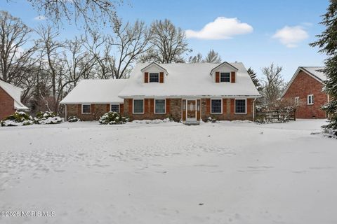 Photo of 4671 Valley Ridge Court, Toledo, OH 43614 (MLS # 10003535)