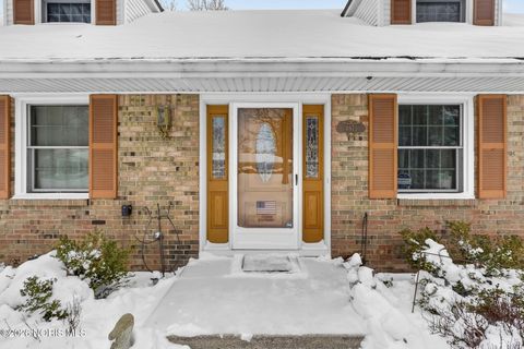 Tiny photo for 4671 Valley Ridge Court, Toledo, OH 43614 (MLS # 10003535)