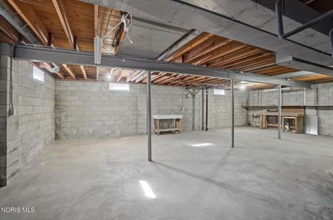 Tiny photo for 611 Miami Street, Toledo, OH 43605 (MLS # 10004552)