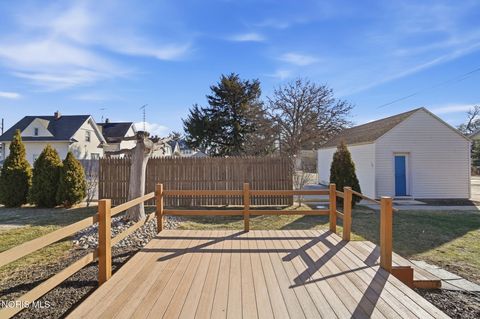 Tiny photo for 611 Miami Street, Toledo, OH 43605 (MLS # 10004552)