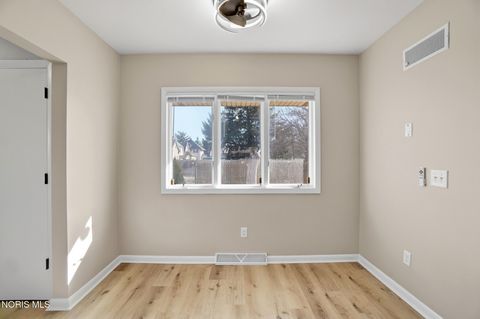 Tiny photo for 611 Miami Street, Toledo, OH 43605 (MLS # 10004552)