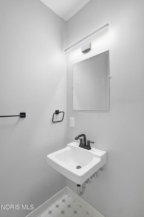 Tiny photo for 611 Miami Street, Toledo, OH 43605 (MLS # 10004552)