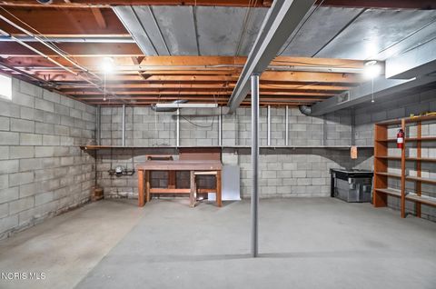 Tiny photo for 611 Miami Street, Toledo, OH 43605 (MLS # 10004552)