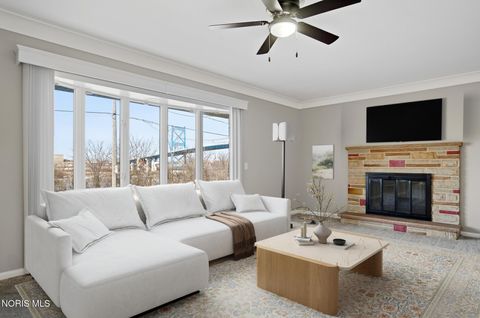 Tiny photo for 611 Miami Street, Toledo, OH 43605 (MLS # 10004552)