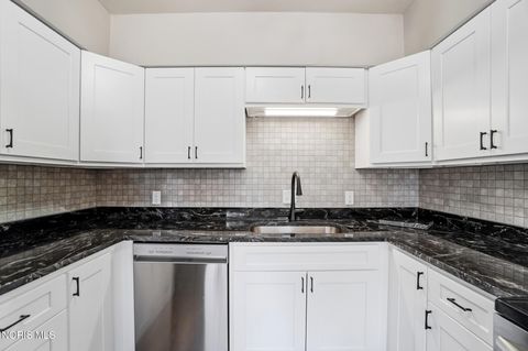 Tiny photo for 611 Miami Street, Toledo, OH 43605 (MLS # 10004552)