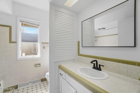 Tiny photo for 611 Miami Street, Toledo, OH 43605 (MLS # 10004552)