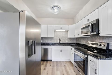 Tiny photo for 611 Miami Street, Toledo, OH 43605 (MLS # 10004552)