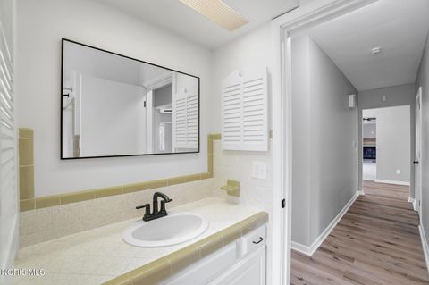 Tiny photo for 611 Miami Street, Toledo, OH 43605 (MLS # 10004552)